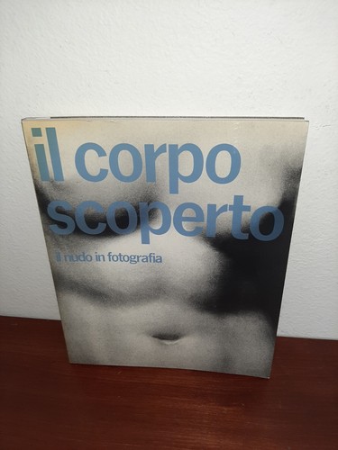 Corpo scoperto nudo in - corpo,
